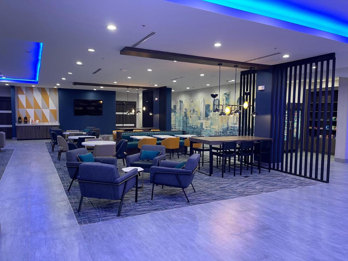 La Quinta Inn & Suites By Wyndham Dallas/Fairpark Εξωτερικό φωτογραφία