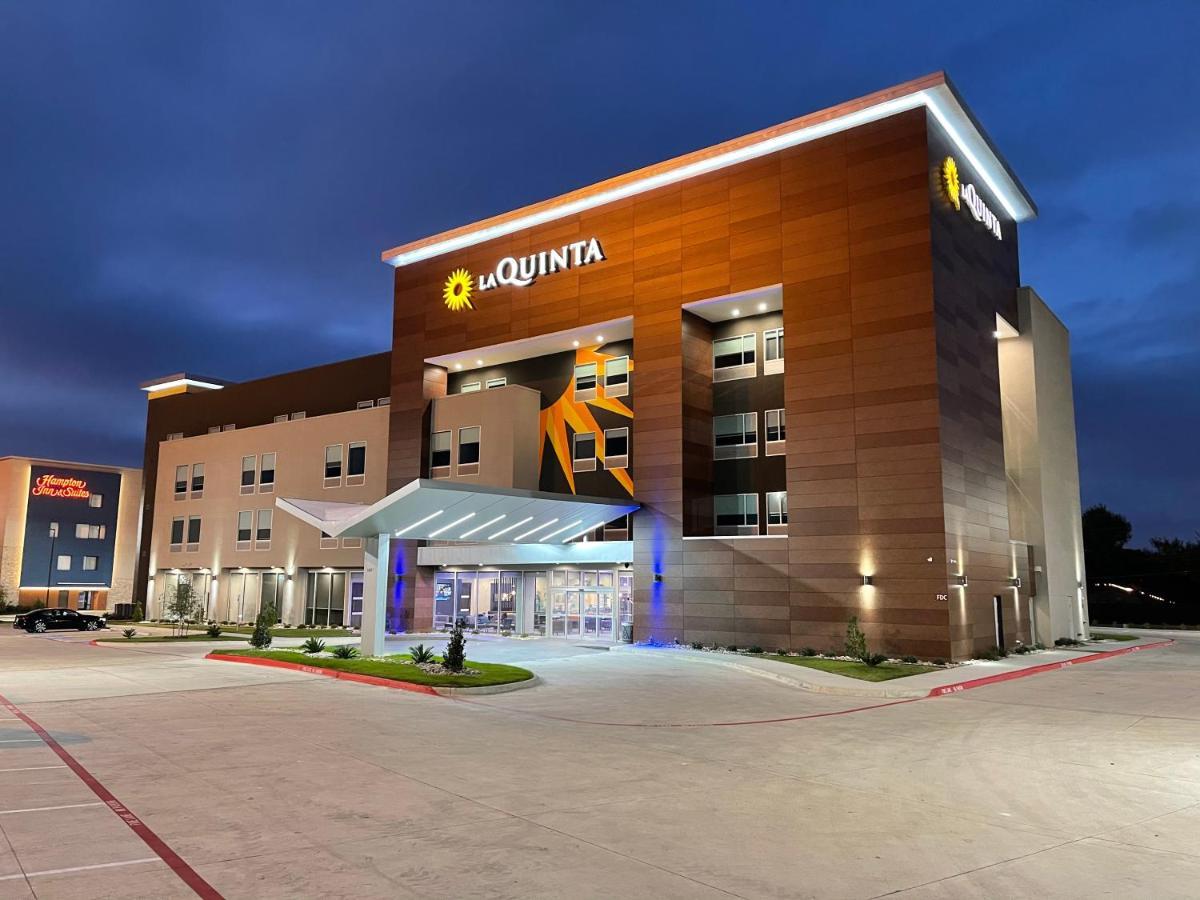 La Quinta Inn & Suites By Wyndham Dallas/Fairpark Εξωτερικό φωτογραφία