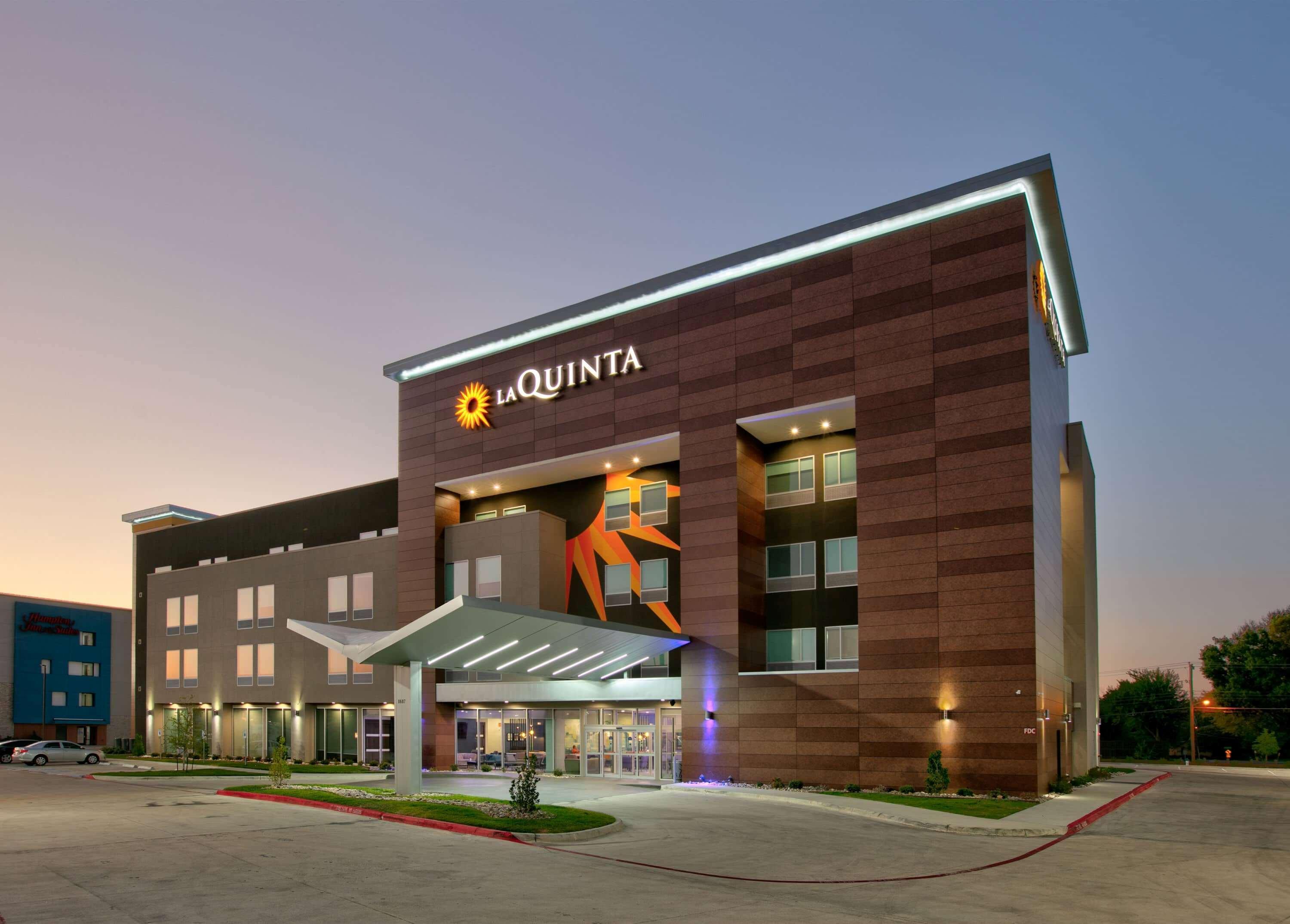 La Quinta Inn & Suites By Wyndham Dallas/Fairpark Εξωτερικό φωτογραφία