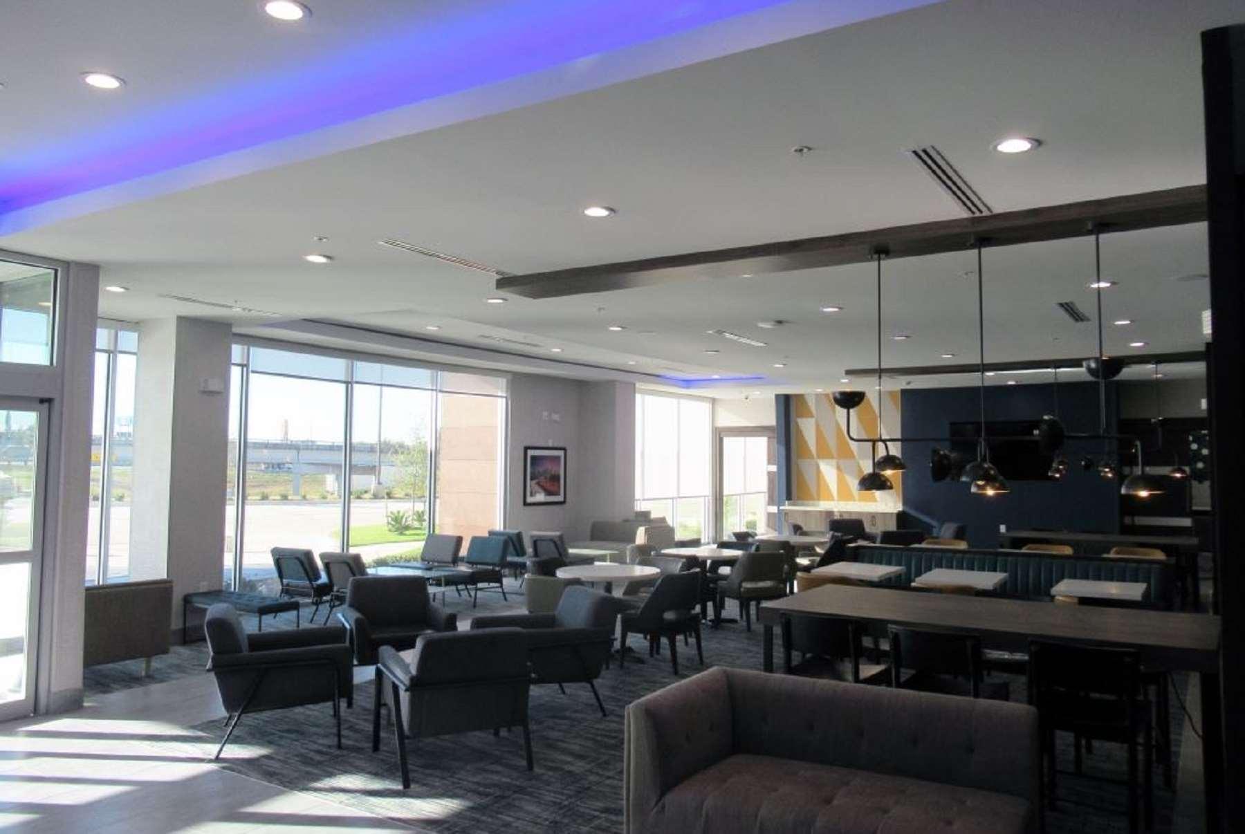 La Quinta Inn & Suites By Wyndham Dallas/Fairpark Εξωτερικό φωτογραφία